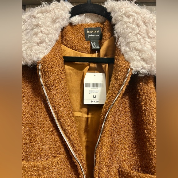 Stylish Sherling Coat. - Picture 4 of 5